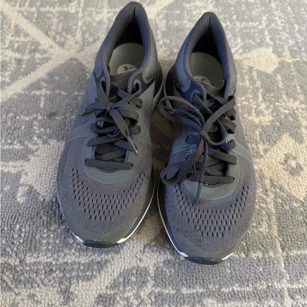 lululemon athletica Women's Dark Gray/Black Athletic Running Shoes